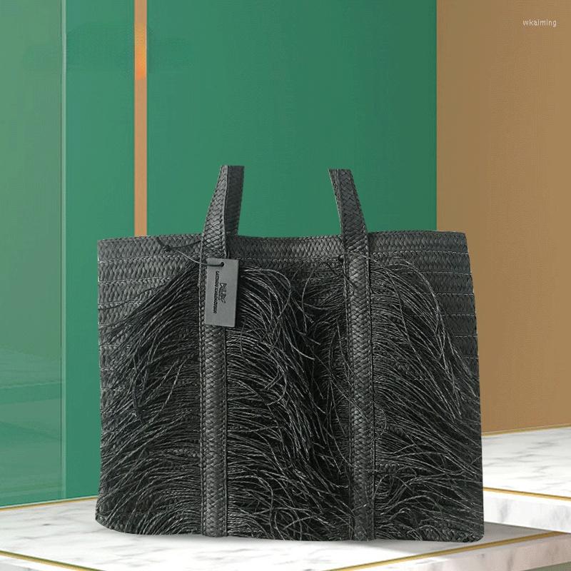 Duffel Bags Black Double-sided Tassel Shoulder Large Capacity Handbag Casual Simple Women's Summer Messenger Bolso Grande Mujer
Duffel Bags Black Double-sided Tassel Shoulder Large Capacity Handbag Casual Simple Women's Summer Messenger Bolso Grande Mujer