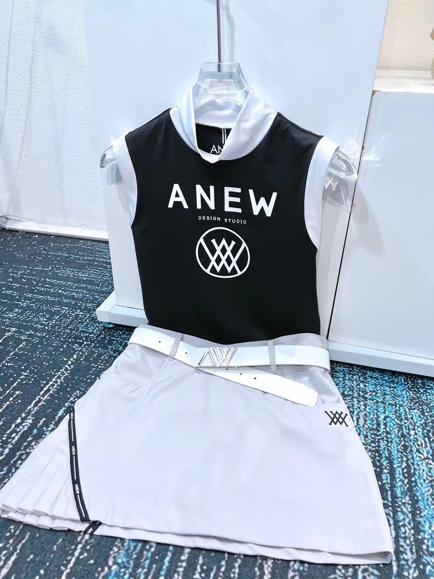 Summer Women Golf T-shirt Ladies Sleeveless T-Shirt Slim Top Fashion Outdoor Sports Quick Dry Vest Causual Polo Shirt, Black
Summer Women Golf T-shirt Ladies Sleeveless T-Shirt Slim Top Fashion Outdoor Sports Quick Dry Vest Causual Polo Shirt, Black