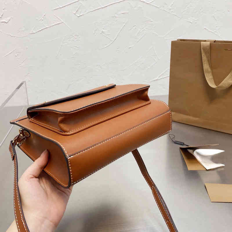 Designer Luxury Burbrerity Bags For Women High Quality Brown Crossbody Handbags Vintage Burbrery Leather Wallet Paris Plaid The Totes Bag Fashion Purses AJYF, Black
Designer Luxury Burbrerity Bags For Women High Quality Brown Crossbody Handbags Vintage Burbrery Leather Wallet Paris Plaid The Totes Bag Fashion Purses AJYF, Black
