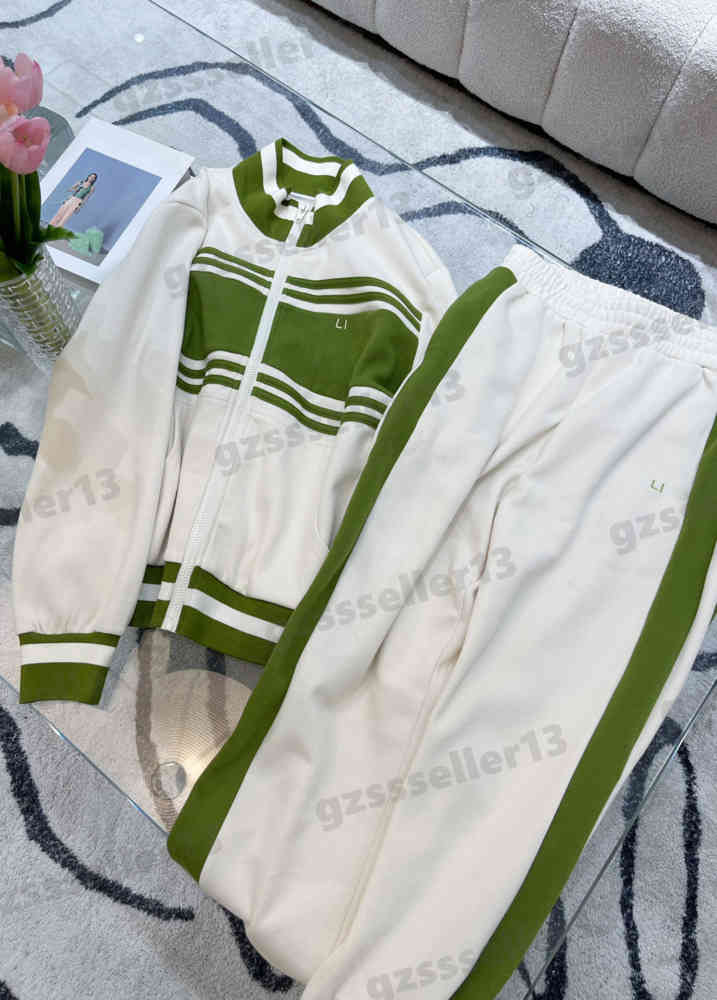 Womens Two Pieces Pants CE Designer Logo Print Two Piece Sets Luxury Round Neck Zip Cardigan Jacket And Sweatpants Suit 0912 
Womens Two Pieces Pants CE Designer Logo Print Two Piece Sets Luxury Round Neck Zip Cardigan Jacket And Sweatpants Suit 0912