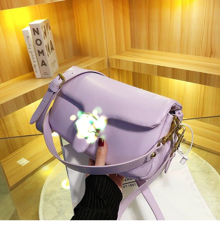 2023 Brand C's Pillow Tabby Shoulder Bag pu Women Pure Color grils Bacchus Bags Hardware Cloudy Handbags Supper Soft Real Leather, White 1314
2023 Brand C's Pillow Tabby Shoulder Bag pu Women Pure Color grils Bacchus Bags Hardware Cloudy Handbags Supper Soft Real Leather, White 1314