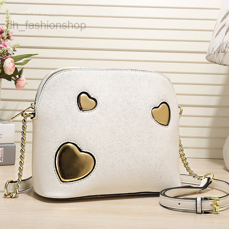 Fashion Handbags European And American Style Color Shell Bag Letter Decorative Shoulder Bag Chain Pu Leather, Red
Fashion Handbags European And American Style Color Shell Bag Letter Decorative Shoulder Bag Chain Pu Leather, Red