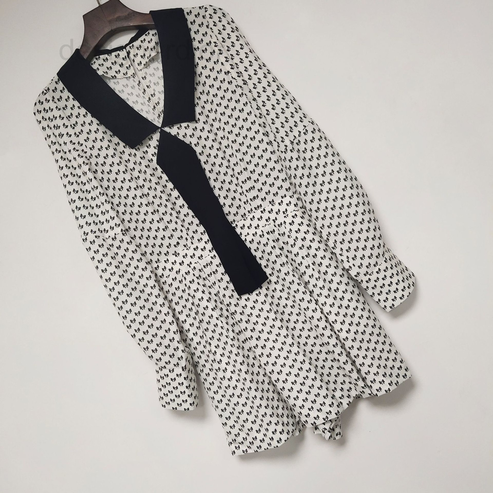 Casual Dresses designer Fadan M' 2021 tight wave point long sleeve sports waistband loose Hong Kong Printed Chiffon Jumpsuit H568, 2# packing bag
Casual Dresses designer Fadan M' 2021 tight wave point long sleeve sports waistband loose Hong Kong Printed Chiffon Jumpsuit H568, 2# packing bag