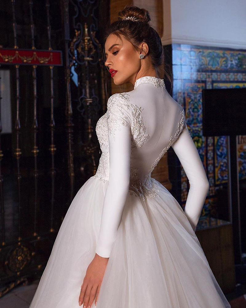 Classic Ball Gown Wedding Dresses High Neck Long Sleeves Beads Sequins Appliques Lace Ruffles Floor Length Elegant Zipper Bridal Gowns Plus Size robes