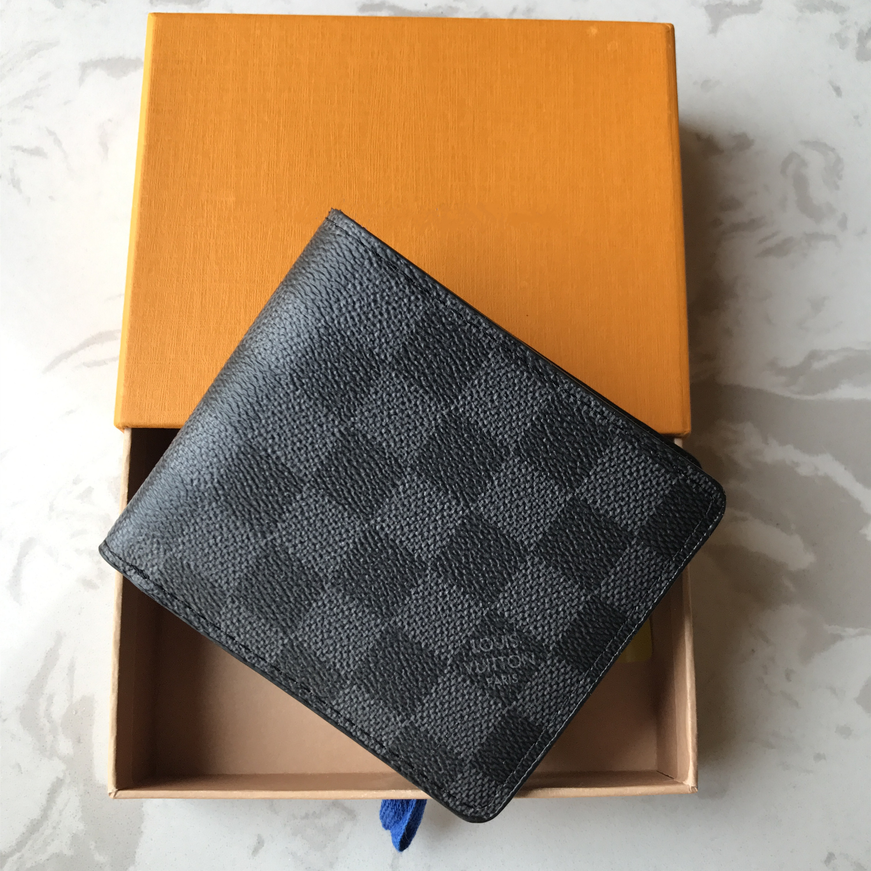 Designers wallets plaid style luxurys mens women wallet high-end designers wallet 1 bags Louiseity GGs Louiseity 1 Viutonity HOT Louisity Vuttonity LVs, There are boxes;dust bags and cards
Designers wallets plaid style luxurys mens women wallet high-end designers wallet 1 bags Louiseity GGs Louiseity 1 Viutonity HOT Louisity Vuttonity LVs, There are boxes;dust bags and cards