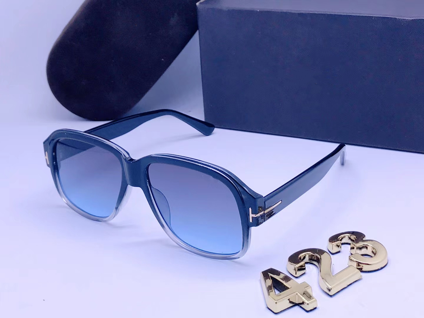 2021 Fashion Designer T Sunglasses Highest Quality Men & Women Polarized UV400 Lenses Leather Box Cloth Manual Accessories Everything with box 423
2021 Fashion Designer T Sunglasses Highest Quality Men & Women Polarized UV400 Lenses Leather Box Cloth Manual Accessories Everything with box 423
