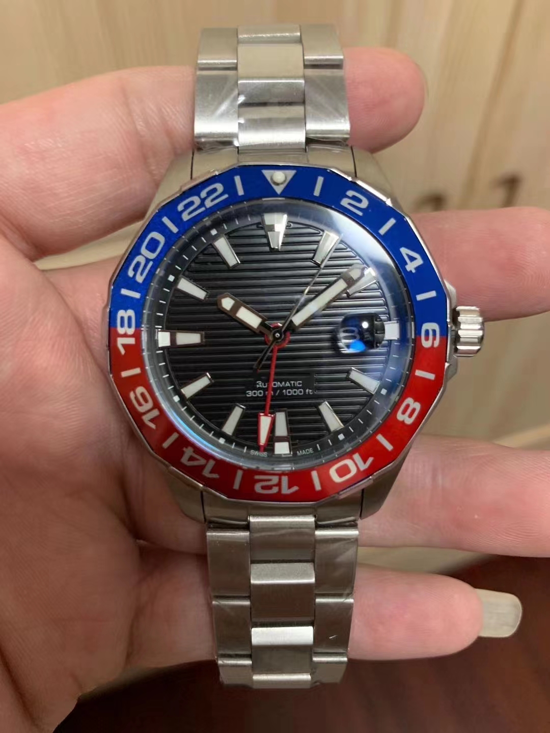 Men's Mechanical Watch With High Quality Movement Self-Winding Case Diameter 43mm Silver Stainless Steel Two Tone Ceramic Bezel Luxury Watch, Red
Men's Mechanical Watch With High Quality Movement Self-Winding Case Diameter 43mm Silver Stainless Steel Two Tone Ceramic Bezel Luxury Watch, Red