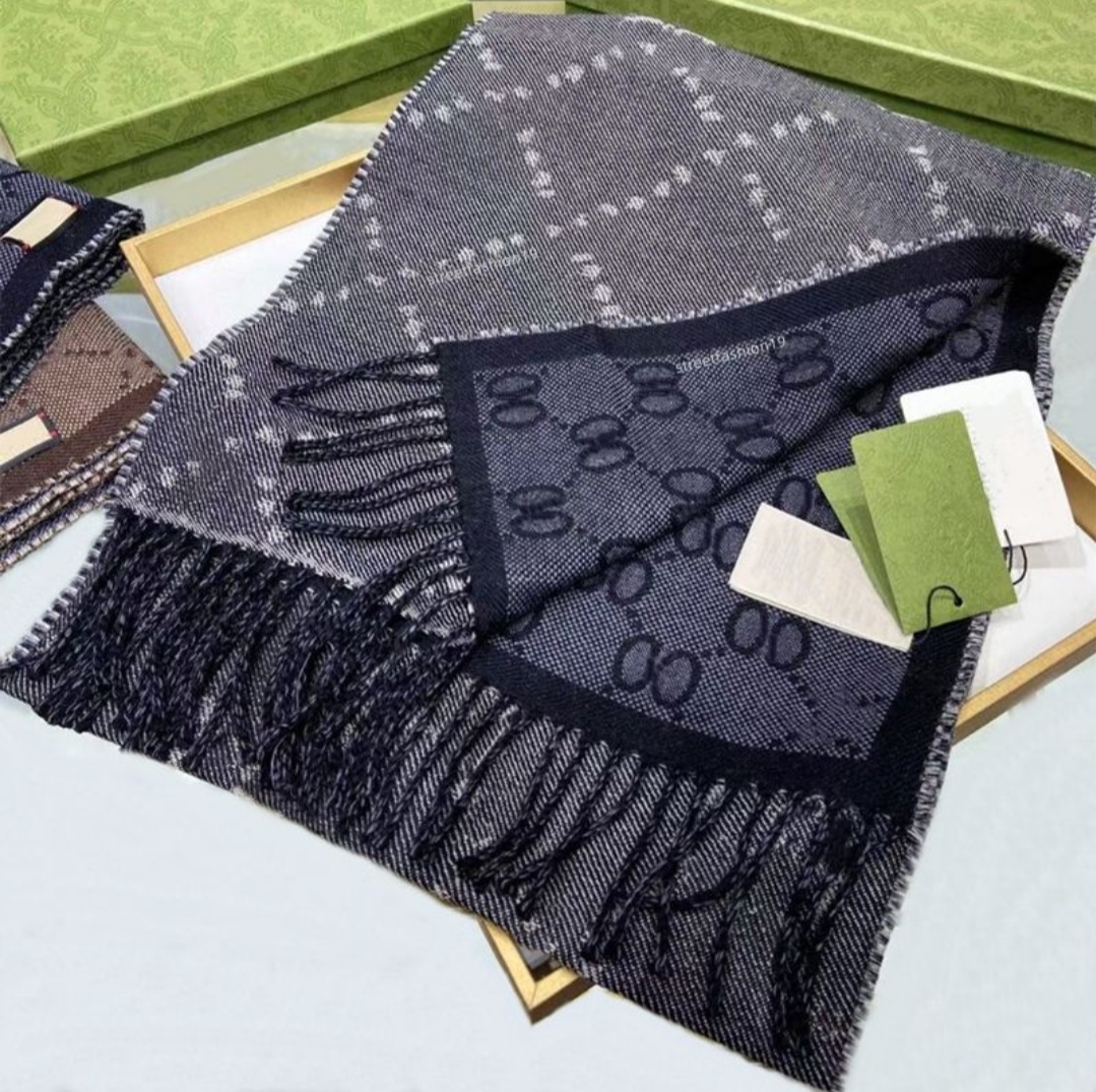 Gorgeous fashion landscape double-color double-sided designer scarf letters elegant 100% wool long versatile scarf for men and women
Gorgeous fashion landscape double-color double-sided designer scarf letters elegant 100% wool long versatile scarf for men and women