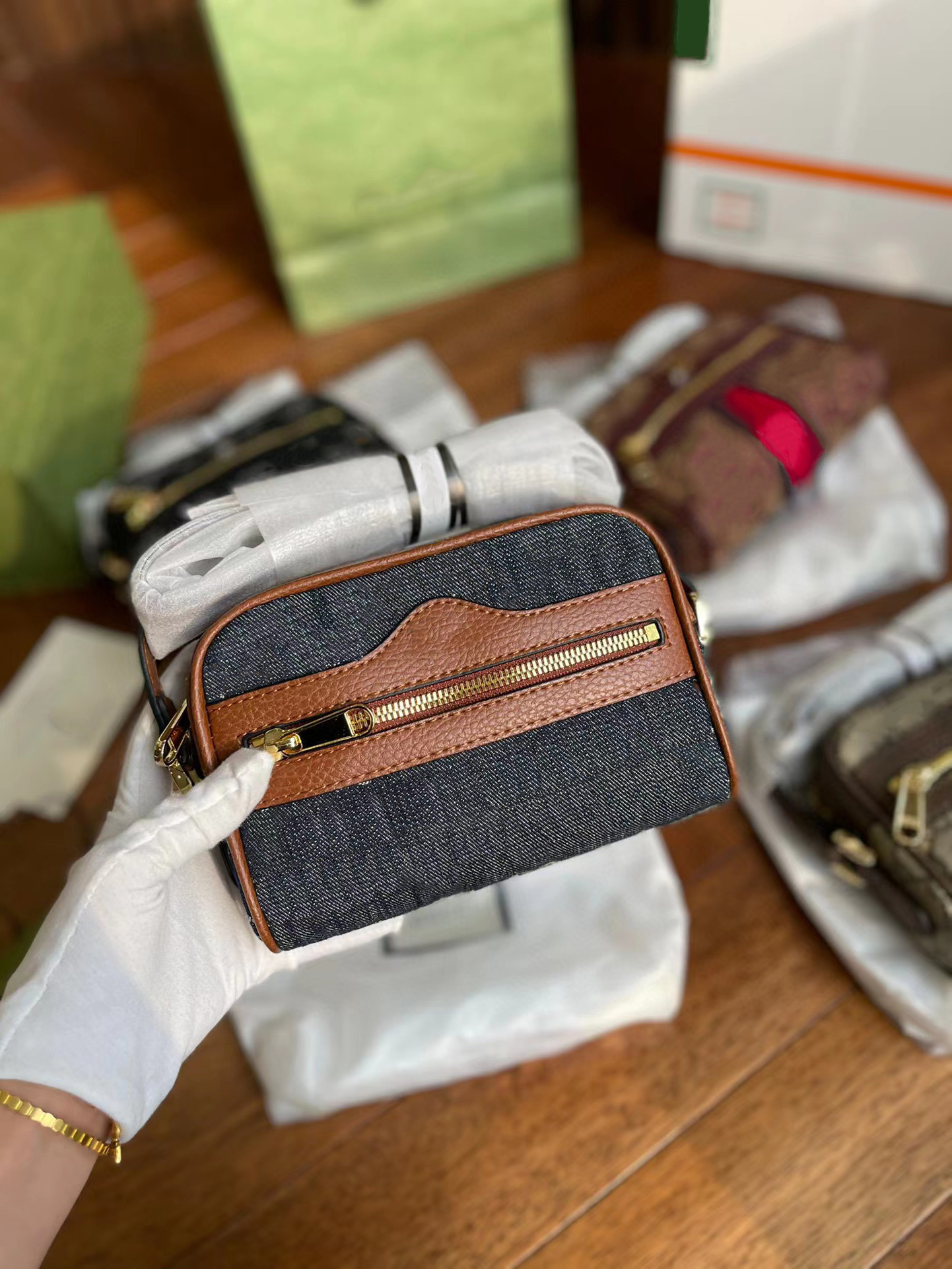Women's bag designer fashion 2G camera bags OR Metal logo denim material elegant and vintage combination of dinner bag, Green box
Women's bag designer fashion 2G camera bags OR Metal logo denim material elegant and vintage combination of dinner bag, Green box