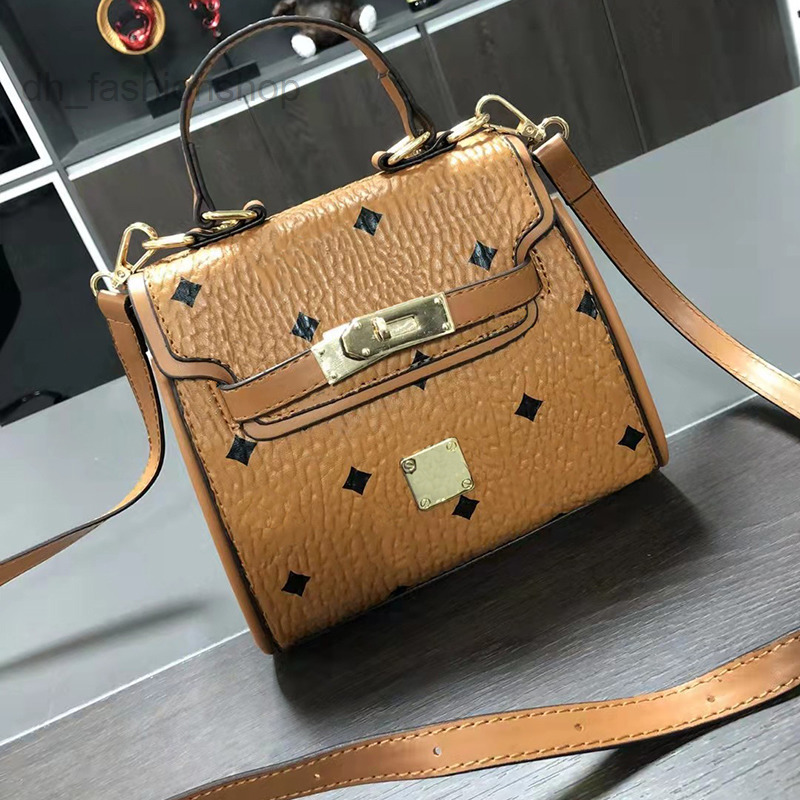 2022 shoulder crossbody tote bags top quality larger capacity purse fashion luxury pu leather shopping bag handbags style high quality
2022 shoulder crossbody tote bags top quality larger capacity purse fashion luxury pu leather shopping bag handbags style high quality