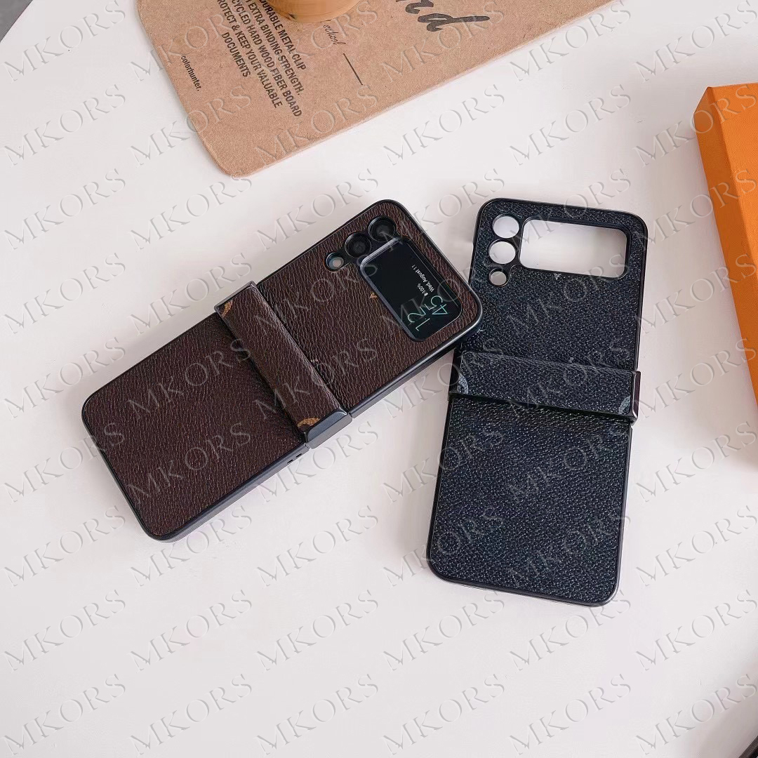 Luxury Flower Letter Famous Print Phone Cases for Samsung Z Flip 3 4 Leather TPU Protection Case Flip3 Flip4 5G Collapsible Cellphone Bumper Shockproof Cover, #2 black flower
Luxury Flower Letter Famous Print Phone Cases for Samsung Z Flip 3 4 Leather TPU Protection Case Flip3 Flip4 5G Collapsible Cellphone Bumper Shockproof Cover, #2 black flower