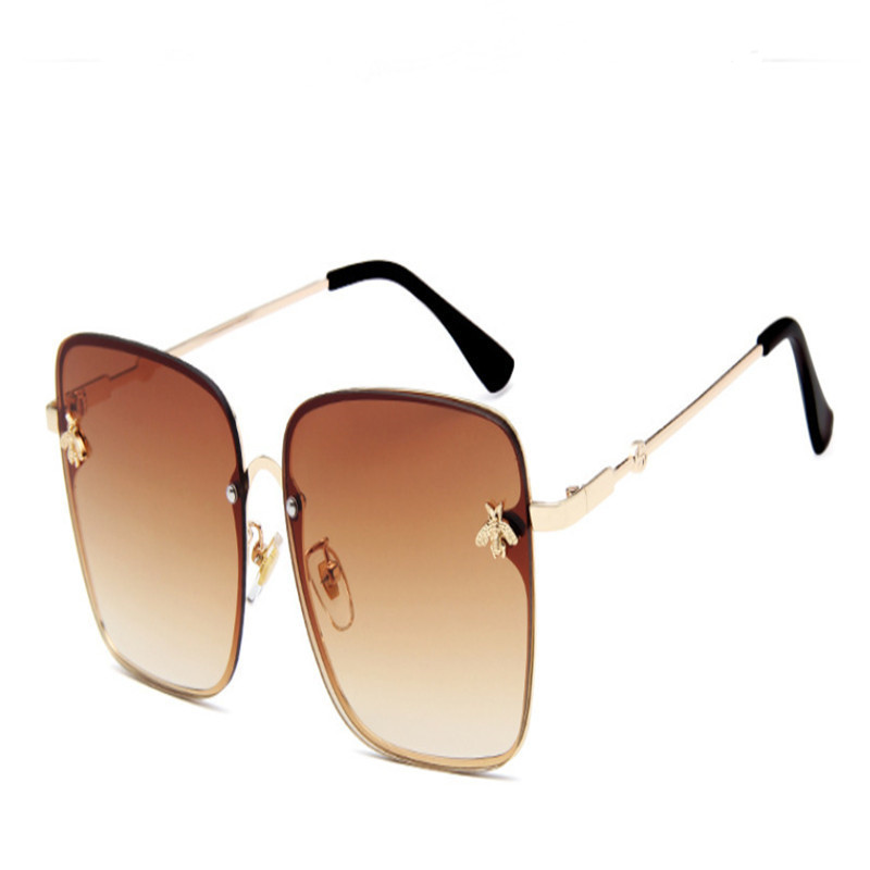 2022 Fashion round sunglasses designer brand black metal frame dark glass lenses for men and women better brown case
2022 Fashion round sunglasses designer brand black metal frame dark glass lenses for men and women better brown case