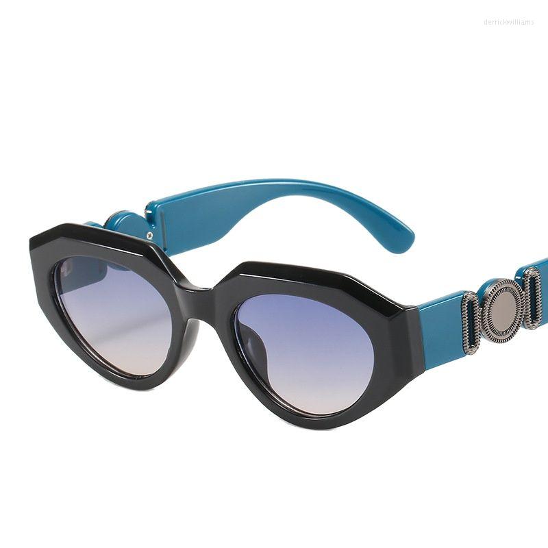 Sunglasses Retro Cat Eye Small Frame Female European And American Trend Personality Street Shooting Face
Sunglasses Retro Cat Eye Small Frame Female European And American Trend Personality Street Shooting Face