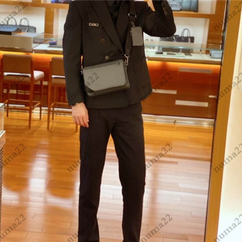 M69443 Pochette Trio 3Pcs Men Messenger Bag Women Shoulder Crossbody Bags with Coin Purses Designer Luxury Handbags Leather Clutch Wallets, Bubble paper packag
M69443 Pochette Trio 3Pcs Men Messenger Bag Women Shoulder Crossbody Bags with Coin Purses Designer Luxury Handbags Leather Clutch Wallets, Bubble paper packag