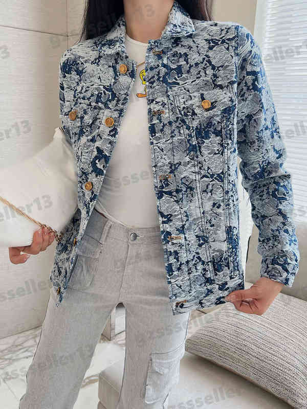 Womens Jacket Designer Unisex Floral Denim Jacket Fashion Fashion Brand Lapel Button Cardigan Slim Fit Camo Jackets Women Clothing 0912, Extra shipping
Womens Jacket Designer Unisex Floral Denim Jacket Fashion Fashion Brand Lapel Button Cardigan Slim Fit Camo Jackets Women Clothing 0912, Extra shipping