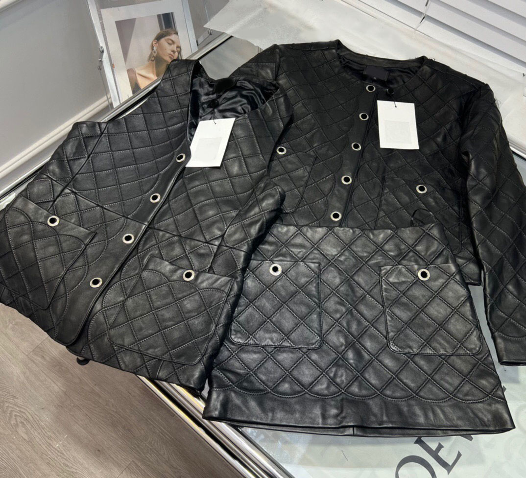 2022 New Designer Removal 2 piece Jacket With belt Triangle Lapel Fashion Jacket Coats Women's Luxury Long Sleeve Loose Outwear, Customize
2022 New Designer Removal 2 piece Jacket With belt Triangle Lapel Fashion Jacket Coats Women's Luxury Long Sleeve Loose Outwear, Customize