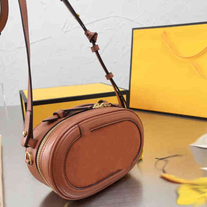 Evening Bags Shoulder Oval Camera Pack Crossbody Handbag Leather Luxury Brand Designer Crossbody Female Purses 220307, Black
Evening Bags Shoulder Oval Camera Pack Crossbody Handbag Leather Luxury Brand Designer Crossbody Female Purses 220307, Black