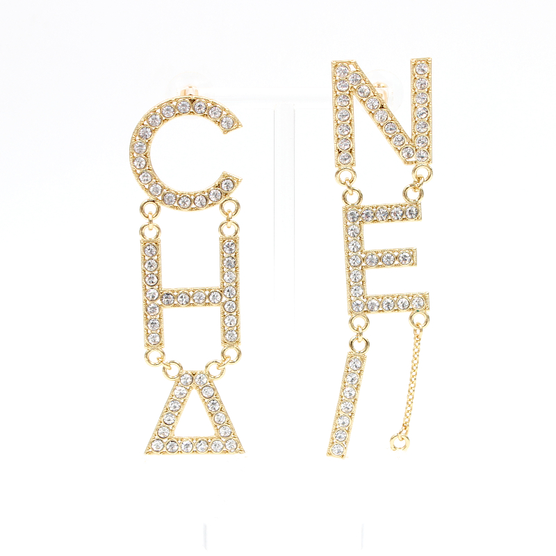 18K Gold Plated Luxury Brand Charm Designer Letters C Stud Geometric Famous Women Crystal Rhinestone Earrings Wedding Party Jewerlry
18K Gold Plated Luxury Brand Charm Designer Letters C Stud Geometric Famous Women Crystal Rhinestone Earrings Wedding Party Jewerlry