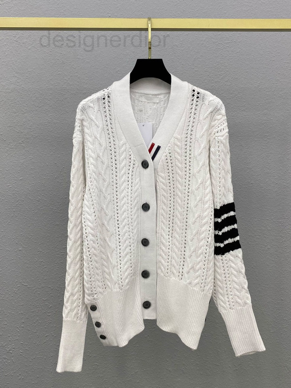 Women's Sweaters designer TB new four bar color contrast V-neck small fried dough twist hollow out wool knitted cardigan versatile academic, 2# packing bag
Women's Sweaters designer TB new four bar color contrast V-neck small fried dough twist hollow out wool knitted cardigan versatile academic, 2# packing bag