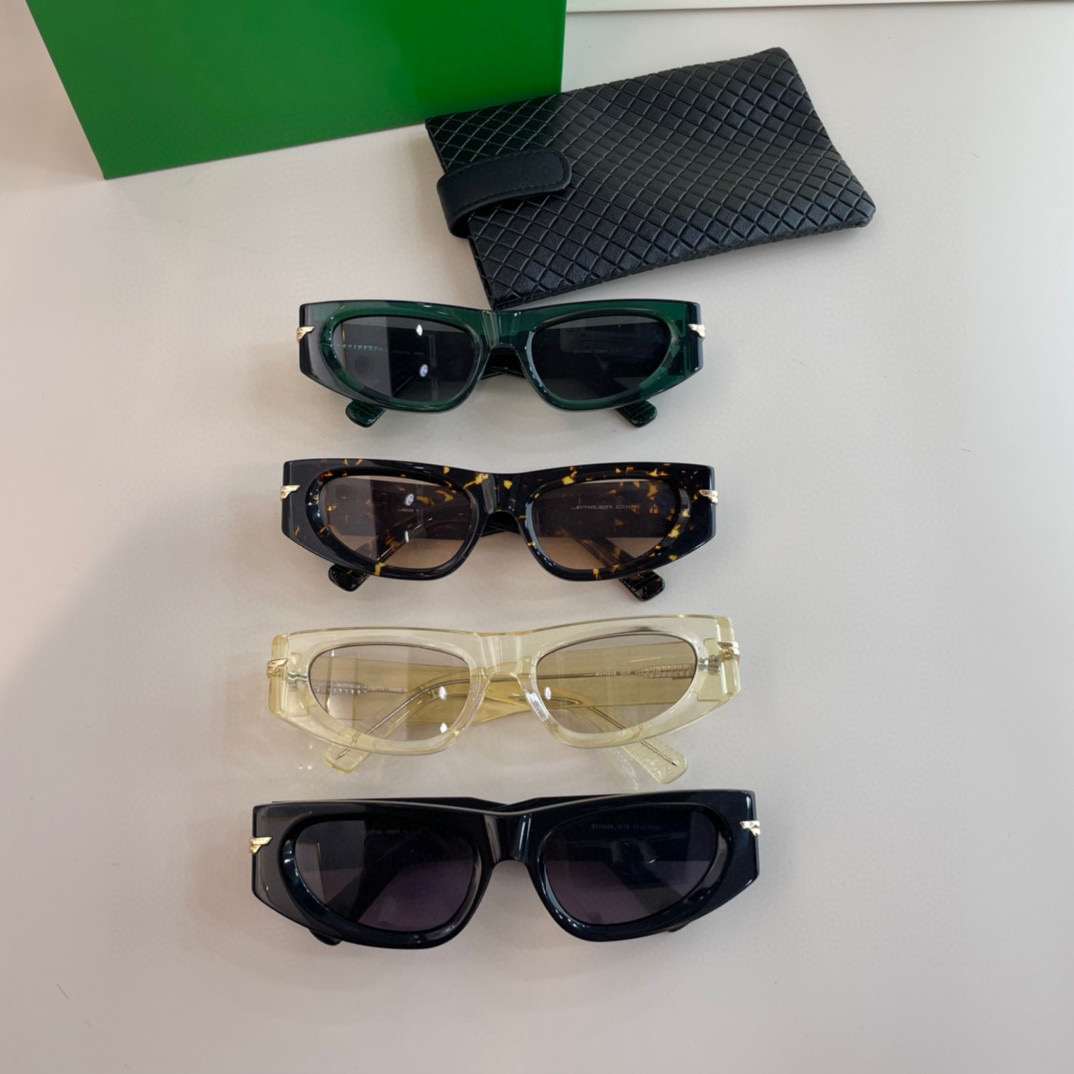 Men Sunglasses For Women Latest Selling Fashion Sun Glasses Mens Sunglass Gafas De Sol Top Quality Glass UV400 Lens With Random Matching Box 1144
Men Sunglasses For Women Latest Selling Fashion Sun Glasses Mens Sunglass Gafas De Sol Top Quality Glass UV400 Lens With Random Matching Box 1144