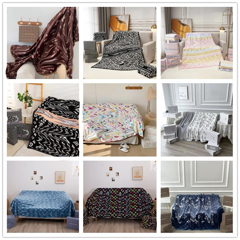 2023 Christmas Gift Luxury Designer Blankets With Box Home Sofa Coral Fleece Blanket Autumn Winter Warm Soft Flannel Throw Blankets Nap Quilt 
2023 Christmas Gift Luxury Designer Blankets With Box Home Sofa Coral Fleece Blanket Autumn Winter Warm Soft Flannel Throw Blankets Nap Quilt