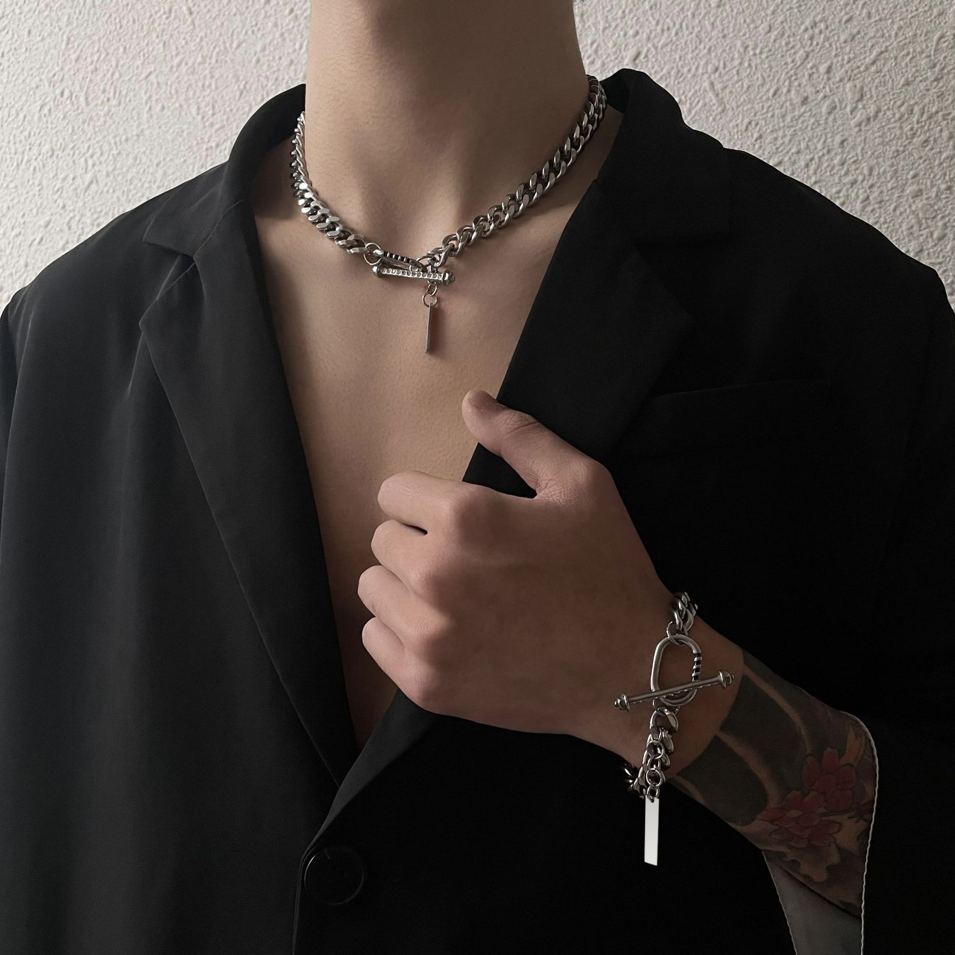 Pendant Necklaces and Charm Bracelets Cuban titanium steel hip hop niche full drilled clavicle chain