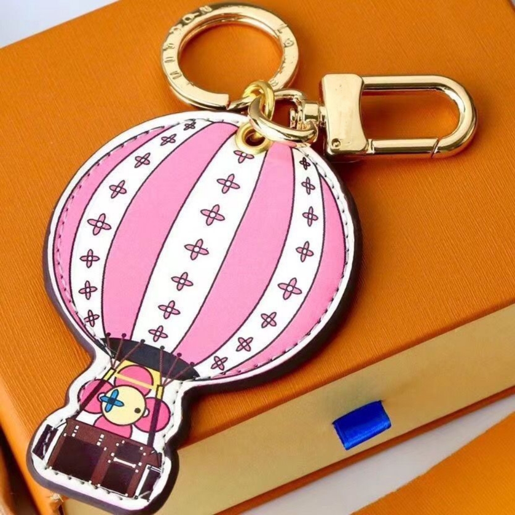 Limited Edition Sunflower Key Wallet Luxury Brand Hot Air Balloon Graffiti Letter Designer Men and Women Car Keychain Unisex Bag Totes Crossbody Pendant Gift, Pink
Limited Edition Sunflower Key Wallet Luxury Brand Hot Air Balloon Graffiti Letter Designer Men and Women Car Keychain Unisex Bag Totes Crossbody Pendant Gift, Pink