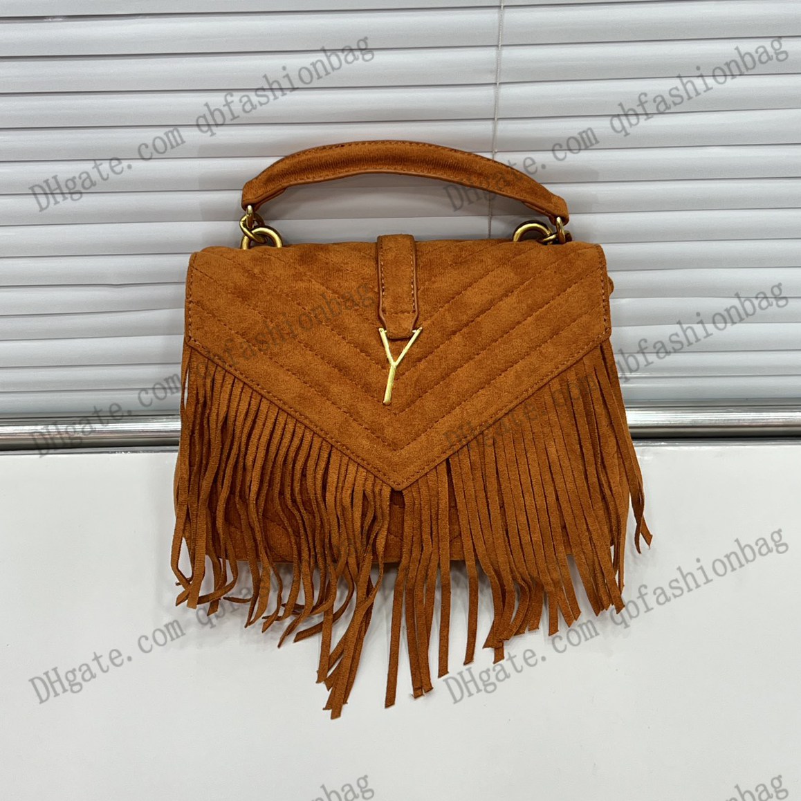 Womens Suede Fringe Envelope Bags V-stitch Matelasse Classic Tote Crossbody Multi Pochette French F/W Sacoche Luxury Designer Handbags Four Color Choose 24x6x17C, Box
Womens Suede Fringe Envelope Bags V-stitch Matelasse Classic Tote Crossbody Multi Pochette French F/W Sacoche Luxury Designer Handbags Four Color Choose 24x6x17C, Box