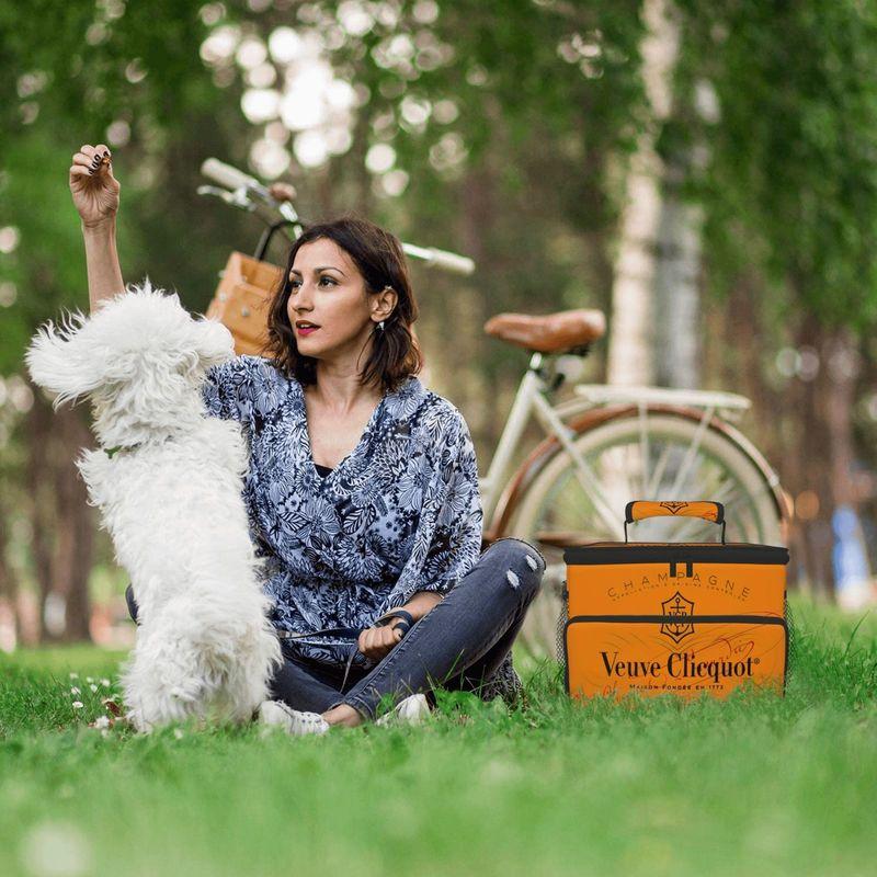 Veuve Clicquot Champagne Picnic Bag Large Capacity Luxury Lunch Family Pack Refrigerated Shopping lunch tote hy04 220726
Veuve Clicquot Champagne Picnic Bag Large Capacity Luxury Lunch Family Pack Refrigerated Shopping lunch tote hy04 220726