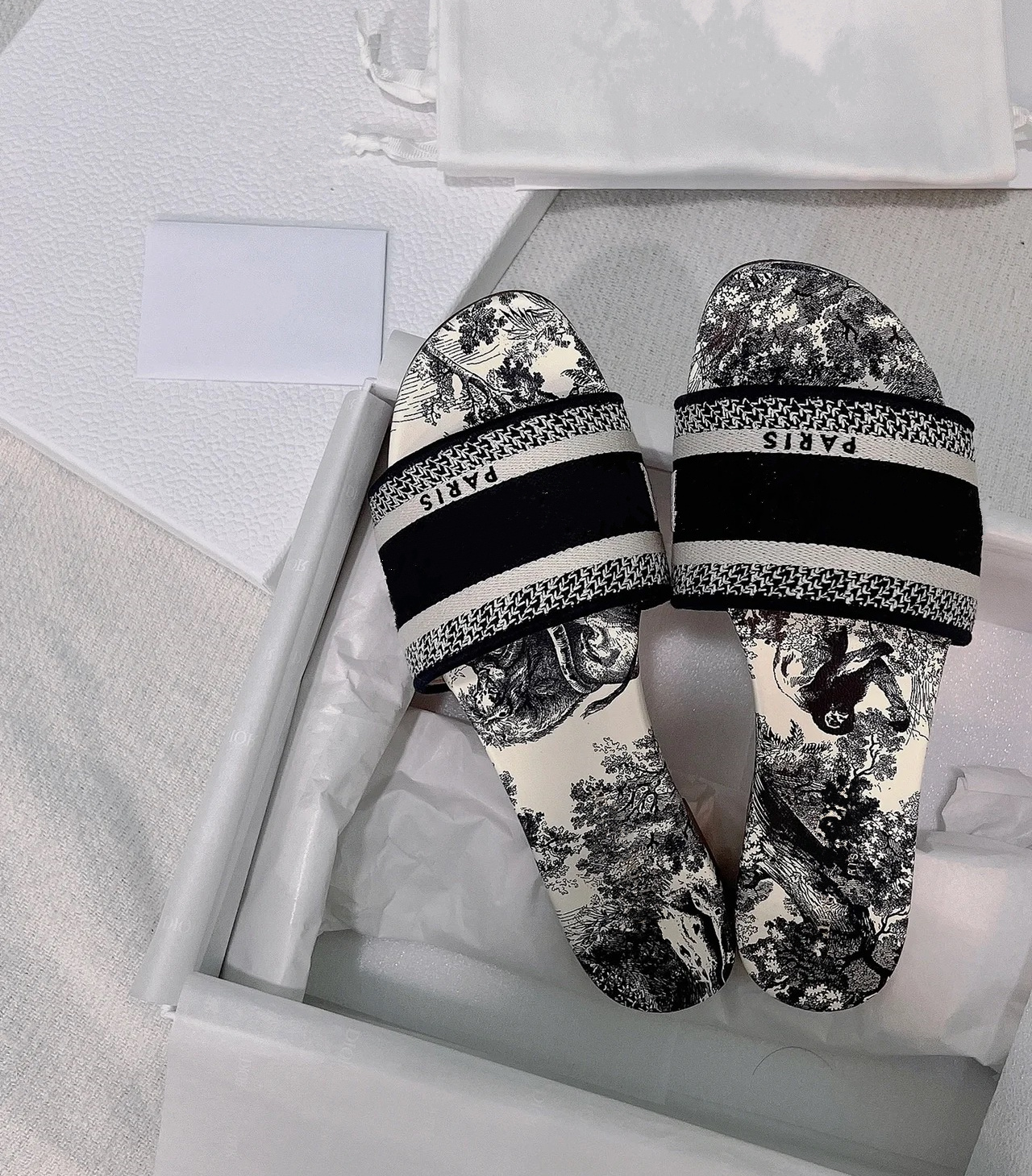 Paris High quality Brands Designer Sandals Women Summer 2022 brands Slippers tory Flat Beach Fashion Wild Women's Shoes Fast Delivery tb, D3 high quality
Paris High quality Brands Designer Sandals Women Summer 2022 brands Slippers tory Flat Beach Fashion Wild Women's Shoes Fast Delivery tb, D3 high quality