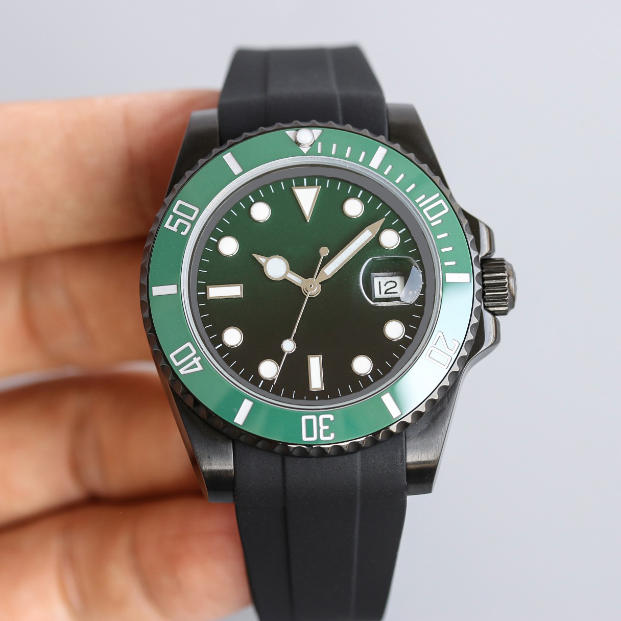 Luxury men's watch water ghost gradually changes green 40mm body black diamond film sapphire crystal glass rubber fully automatic machinery
Luxury men's watch water ghost gradually changes green 40mm body black diamond film sapphire crystal glass rubber fully automatic machinery