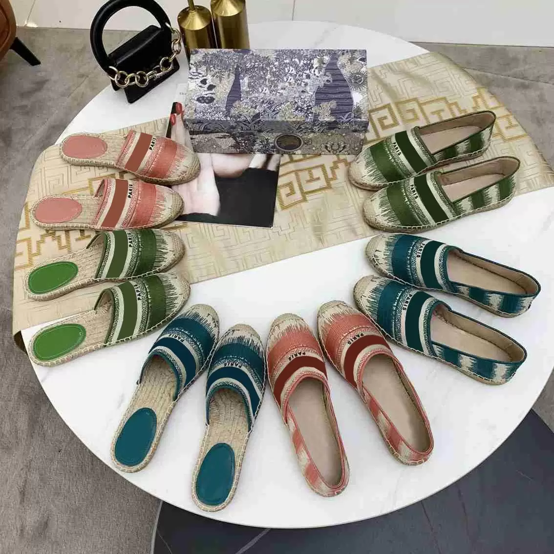 2022 Women Luxurys Casual Shoes Espadrilles Summer Designers Ladies Flat Canvas Half Slippers fashion woman Loafers Fisherman canvas Shoe size 34-42, Box
2022 Women Luxurys Casual Shoes Espadrilles Summer Designers Ladies Flat Canvas Half Slippers fashion woman Loafers Fisherman canvas Shoe size 34-42, Box