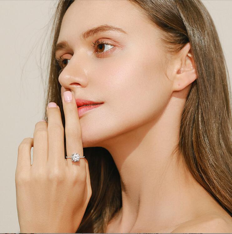 Classical 4 Claw Wedding Rings Simple Fashion Jewelry Pure 100% 925 Sterling Silver Round Cut Moissanite CZ Diamond Gemstones Eternity Women Engagemen