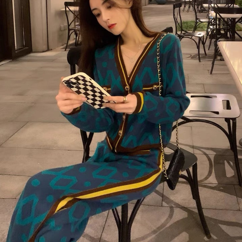 Womens Two Piece Pants Autumn Winter Knitted Suits Female Patchwork Sweater Cardgian Crop Tops Wide Leg Pants Women Two Piece Set Casual Knitwear 2209