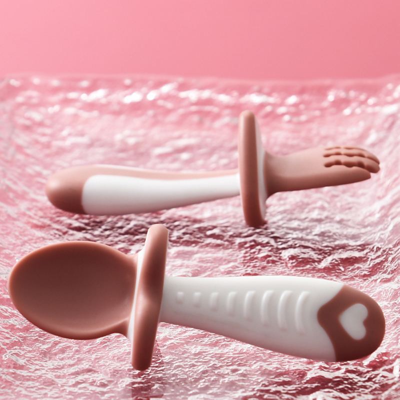 Cups Dishes Utensils 2Pcs Set Baby Spoon Fork Silicone Infant Red Green Cutlery Feeding Tableware Easy Learn Short Set 220906