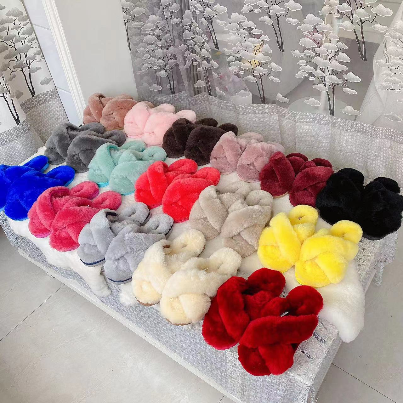 Womans Slippers Slides Sandal Shearling Criss-Cross Sandals Slide Enameled Luxury Designer Slipper Comfortable Wool Soft Warm Fur Triangle Crossover 34-45 With Box, I need look other product
Womans Slippers Slides Sandal Shearling Criss-Cross Sandals Slide Enameled Luxury Designer Slipper Comfortable Wool Soft Warm Fur Triangle Crossover 34-45 With Box, I need look other product