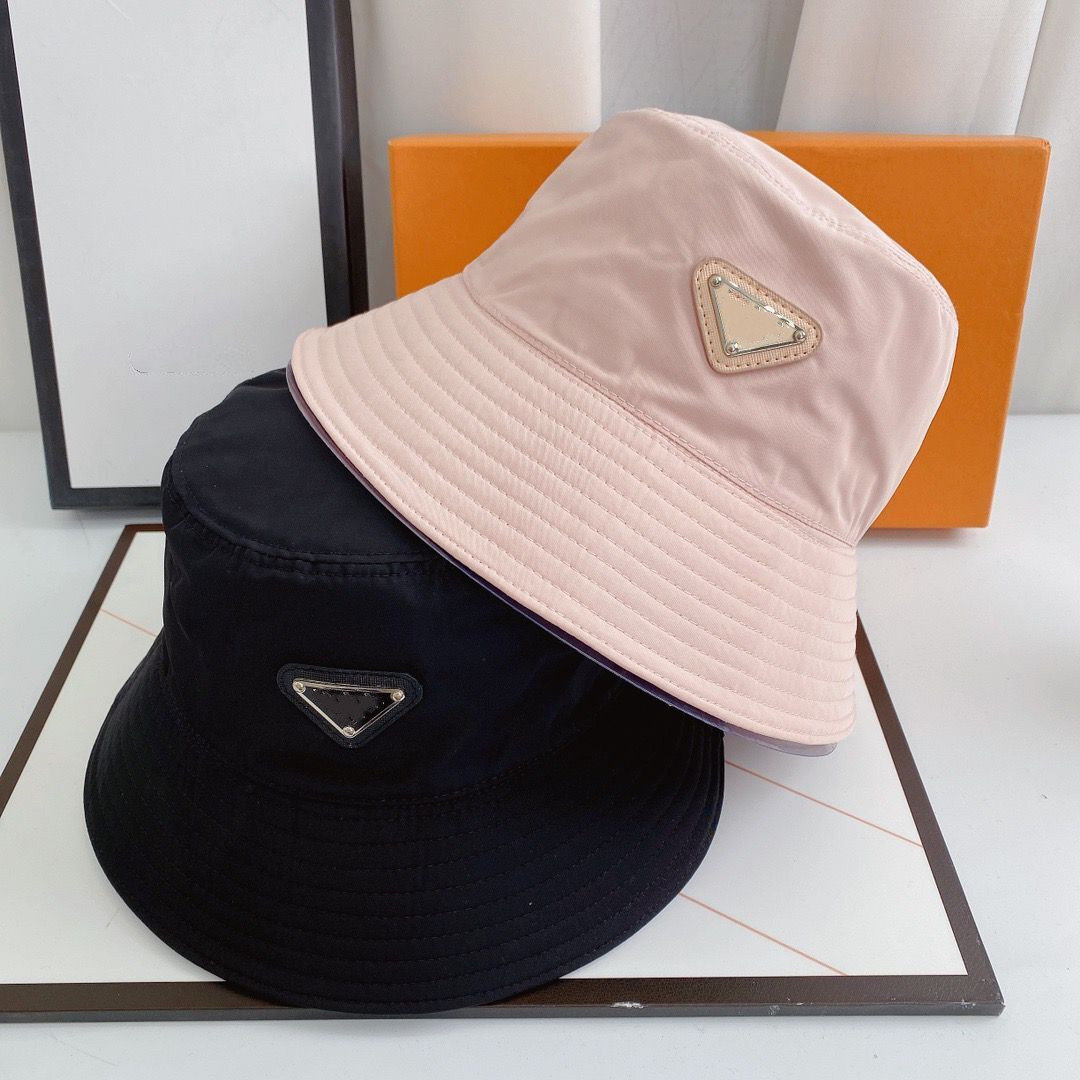 Luxury Nylon Bucket Hat For Men and Women High Quality Designer Ladies Mens Spring Summer Colorful Red Leather Metal Sun Hats New Fisherman Caps Gifts
Luxury Nylon Bucket Hat For Men and Women High Quality Designer Ladies Mens Spring Summer Colorful Red Leather Metal Sun Hats New Fisherman Caps Gifts