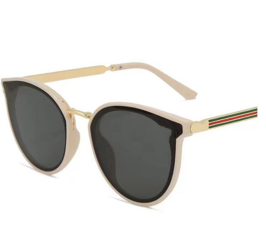 New small bee sunglasses female sunglasses anti-ultraviolet glasses show thin star net red with the same designer fashion sunglasses luxury gafas de sol shades
New small bee sunglasses female sunglasses anti-ultraviolet glasses show thin star net red with the same designer fashion sunglasses luxury gafas de sol shades
