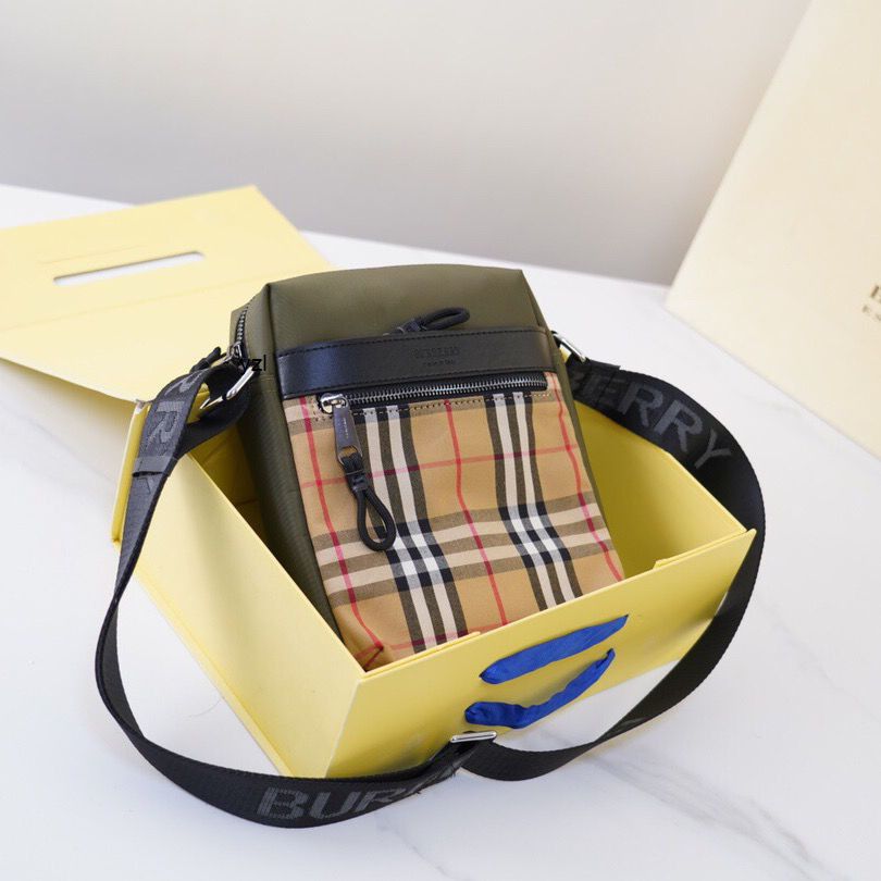 Designers Handbags Burbrerys New Classic Checked Letter Printed Single Shoulder Bag Men's Messenger Splicing Contrast Waist Nylon Canvas Yzl, Red
Designers Handbags Burbrerys New Classic Checked Letter Printed Single Shoulder Bag Men's Messenger Splicing Contrast Waist Nylon Canvas Yzl, Red