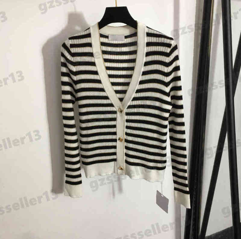 Cardigan Women Sweaters Val Fashion Brand Stud Button Gold Stripe Colorblock V-neck Knitted Cardigans Jackets Luxury Designer Womens Clothing 0912
Cardigan Women Sweaters Val Fashion Brand Stud Button Gold Stripe Colorblock V-neck Knitted Cardigans Jackets Luxury Designer Womens Clothing 0912