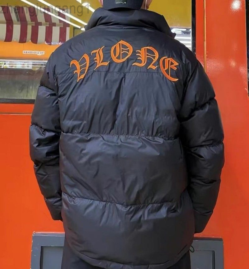 22SS Designer Winter Fashion Vlones Jacket Down Men's And Women's Same Letter Embroidered Down Cotton Jacket Big V Black Knight Bread Jacket Coat Black, No sale
22SS Designer Winter Fashion Vlones Jacket Down Men's And Women's Same Letter Embroidered Down Cotton Jacket Big V Black Knight Bread Jacket Coat Black, No sale
