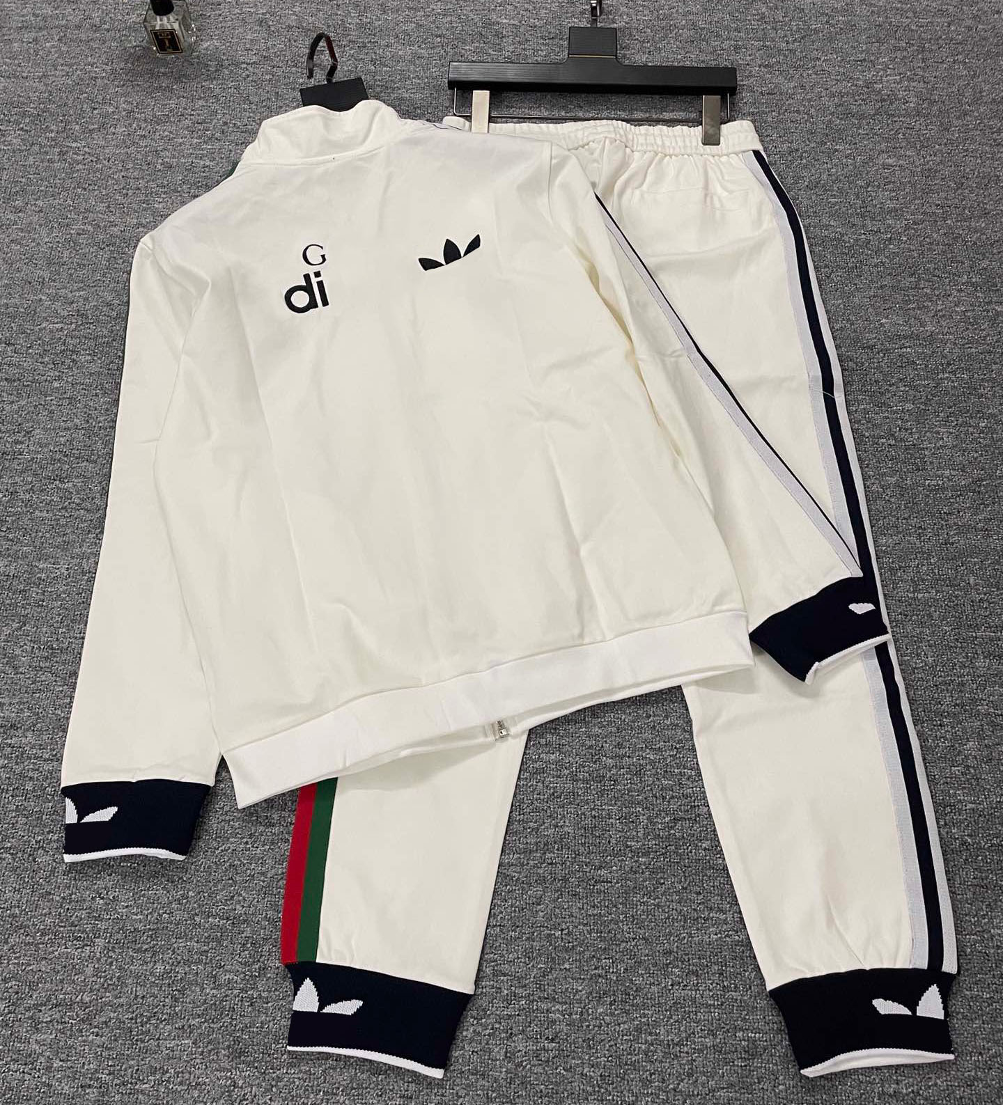 2022ss Men's Tracksuits Moto Coat Outside Driving gym Suit Style Fashion Quantity Waterproof Cheap Plus Size Men SIZE M-3XL 6s3r34s4, Set
2022ss Men's Tracksuits Moto Coat Outside Driving gym Suit Style Fashion Quantity Waterproof Cheap Plus Size Men SIZE M-3XL 6s3r34s4, Set