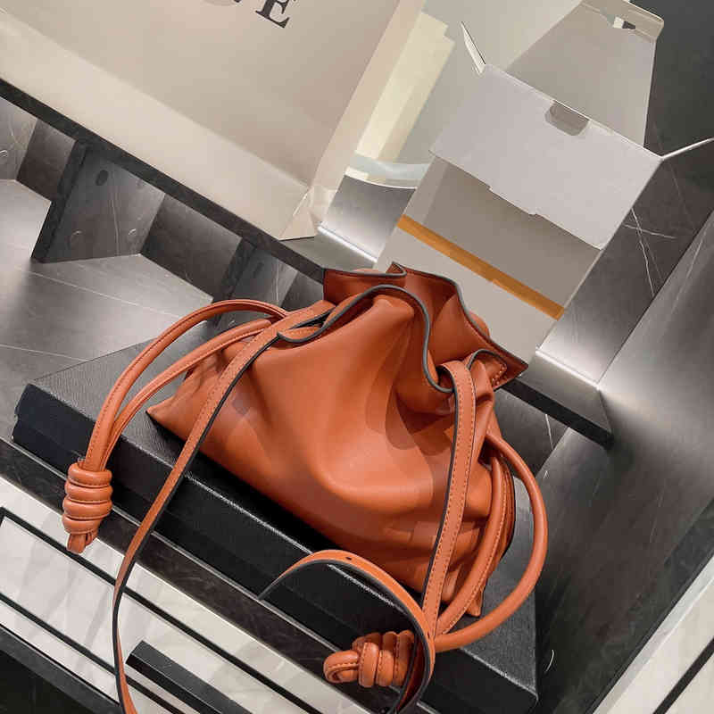 Fashion tote bag Loew's designer bags Jiafu Bag Flamenco Drawstring Bucket Large Capacity Leather One Shoulder Messenger Portable Women's, Dark gray
Fashion tote bag Loew's designer bags Jiafu Bag Flamenco Drawstring Bucket Large Capacity Leather One Shoulder Messenger Portable Women's, Dark gray