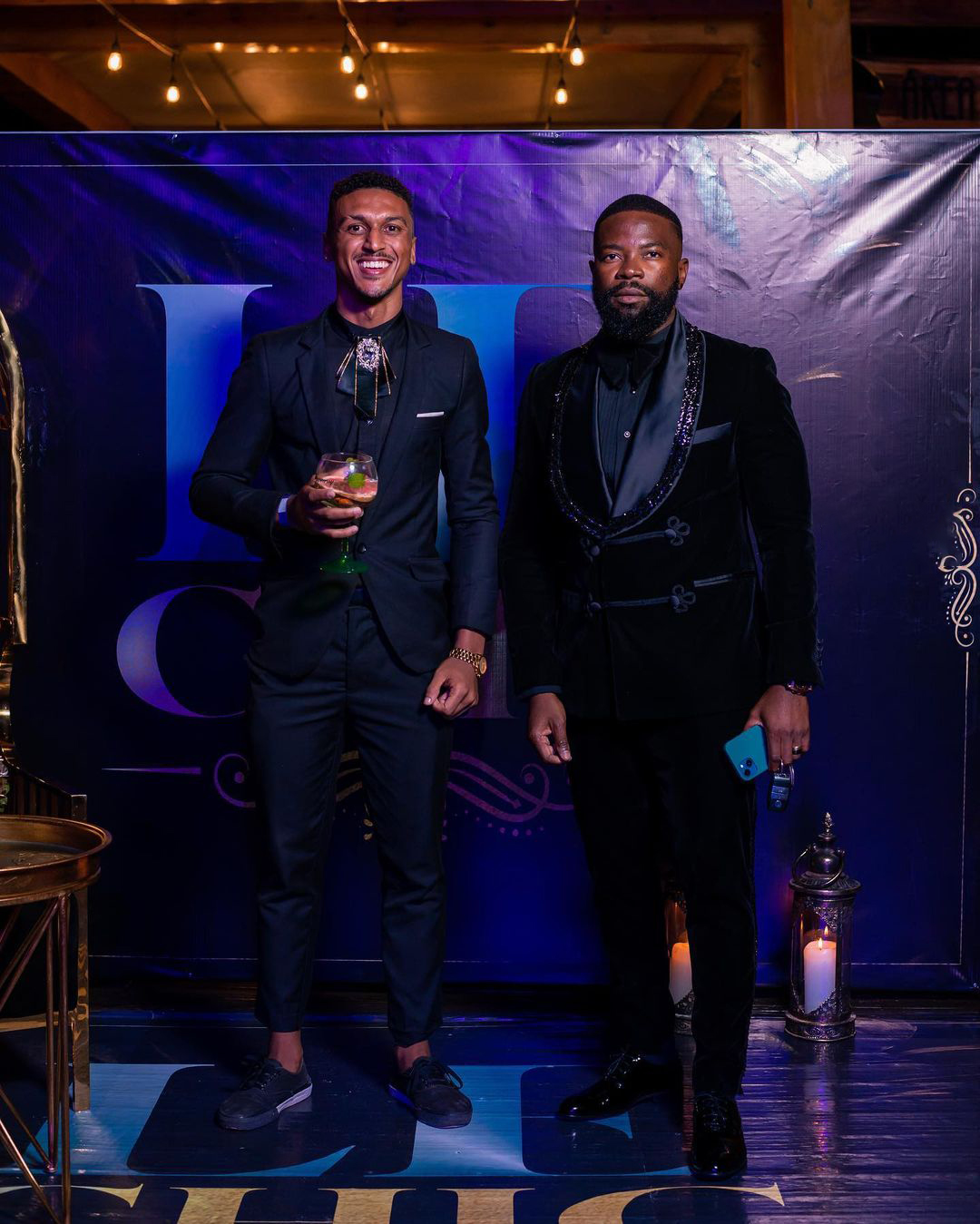 Black Velvet Groom Men Wedding Tuxedos Crystal Beading Outfits Costume Homme Mariage Party Prom Blazer Wear 2 Pieces