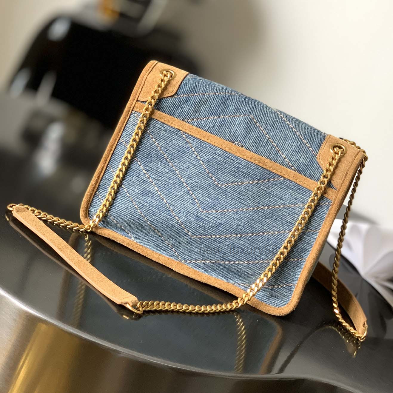 Luxury Designer Shoulder Bags Retro Series Women Handbag 2022 Fashion Style All-match Denim Bag Womens Handbags Flap Crossbody Bag Multi Poc
Luxury Designer Shoulder Bags Retro Series Women Handbag 2022 Fashion Style All-match Denim Bag Womens Handbags Flap Crossbody Bag Multi Poc
