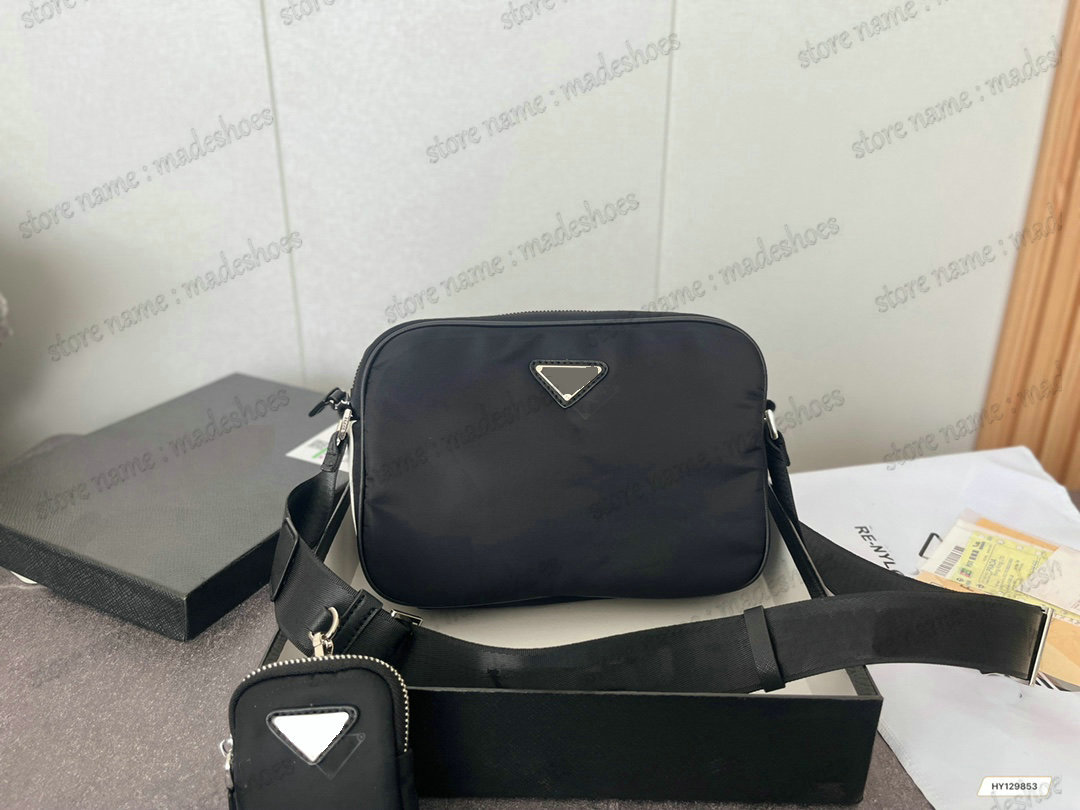 Tessuto Nylon Black Camera Sling Bags 2sets 2022SS Re-Nylon shoulder bag With Pouch Saffiano Leather Triangle Logo Designer Re Nylon CrossBody Trefoil print
Tessuto Nylon Black Camera Sling Bags 2sets 2022SS Re-Nylon shoulder bag With Pouch Saffiano Leather Triangle Logo Designer Re Nylon CrossBody Trefoil print