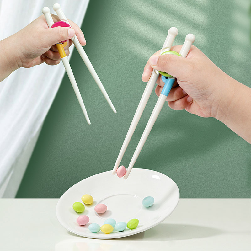Cups Dishes Utensils Kids Training Chopsticks Fun Learning Correct Use Children 1 Pair Baby Feeding Accessories 220906
