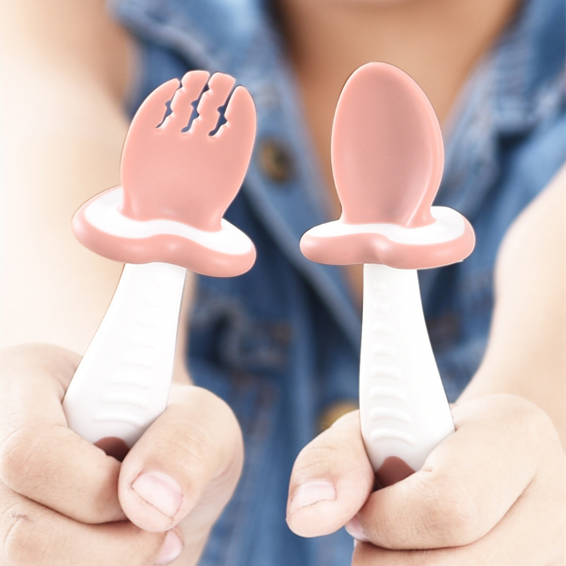 Cups Dishes Utensils 2Pcs Set Baby Spoon Fork Silicone Infant Red Green Cutlery Feeding Tableware Easy Learn Short Set 220906