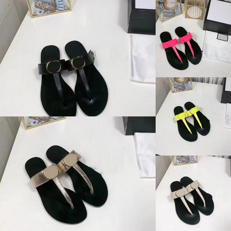 Designers Womens Leisure Slippers T-shaped Leather Sandals Lady Flat Bottom Beach shoes Slippers High Quality women's sexy Flip-Flops Sandal, Not for individual sale
Designers Womens Leisure Slippers T-shaped Leather Sandals Lady Flat Bottom Beach shoes Slippers High Quality women's sexy Flip-Flops Sandal, Not for individual sale