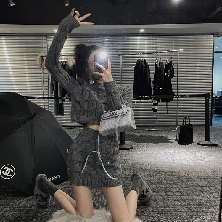 Two Piece Dress Casual Knitted Sweater Skirt Sets Autumn Elegant Oneck Long Sleeve Pullovers Crop Top Sweaters Slim Mini Skirts Suits 220906
